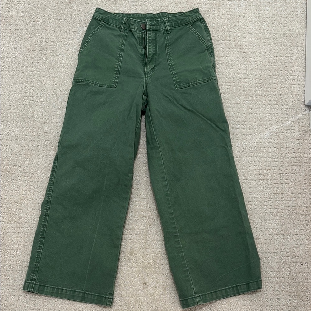 Universal Thread Green Culotte Pants. Size 2/26